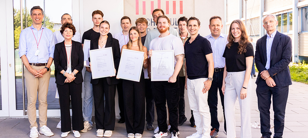 zur News: Erstmals Urkunden für interdisziplinäre KI-Kompetenzen verliehen